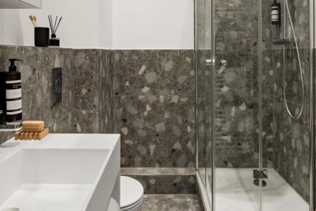 Comfort Studio, City View | Bilik Mandi | Pancuran mandi, pengering rambut, tuala disediakan, sabun 