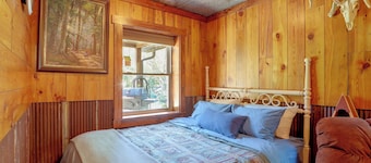 Countryside Escape! Cozy Studio w/ Patio