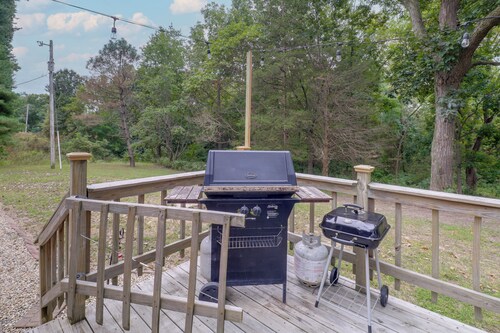 Recently Remodeled! Hillsboro Home w/ Fire Pit