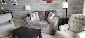 Unclassified image, 5 of 9, button - Cozy 2-bedroom condo in charming Hudson with AC and fitness room (Hudson)