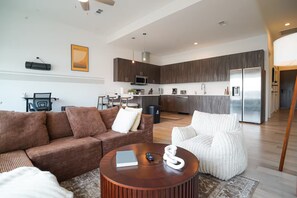 Unclassified image, 3 of 16, button - Skyline Views | Downtown | Gym Nook & Parking (Dallas)
