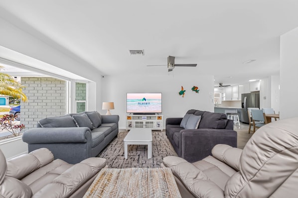 Unclassified image, 1 of 55, button - Dreams Away - Sleeps 10 Pool Golf Fun (Rotonda West)