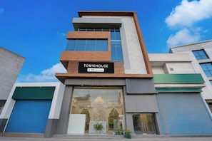 Unclassified image, 4 of 35, button - Townhouse Dashrathpuri Metro (Delhi)