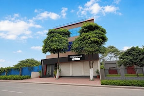 A modern two-story building with a sign indicating it is a townhouse. - Townhouse Star Square Vijay Nagar Indore (Indore)