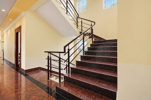 Ảnh chưa phân loại, 2 trong số 33 ảnh, nút