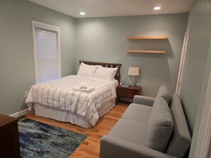 Unclassified image, 4 of 16, button - Mid-Term Rental Fully Furnished Smart Home in Prime Capitol Hill Location (Washington)