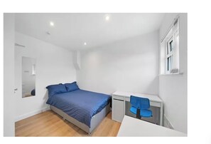 Unclassified image, 3 of 5, button - Cosy Private Ensuite Guest Room (MERSEYSIDE)