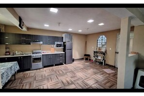 Unclassified image, 5 of 9, button - Vrbo Property (Ciudad Nezahualcóyotl)
