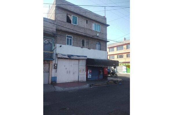 Unclassified image, 1 of 9, button - Vrbo Property (Ciudad Nezahualcóyotl)