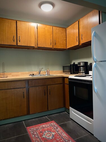 The Stockholm-Spacious 1BR with Full Kitchen