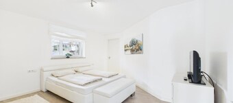 Winter Garden Dream Steinheim – Modern Apartment with Terrace and Conservatory