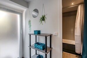 Luokittelematon kuva, 5 kautta 18, painike