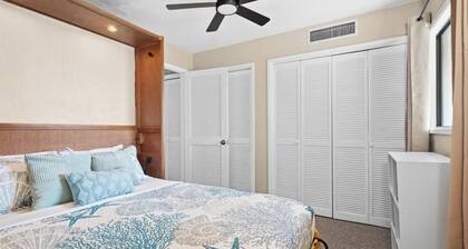 Royal Kahili Oceanview Condo Sleeps 6 AC + Lanai