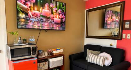 Cozy Master Suite w/ Private Entrance Near Lake Jodeco