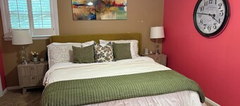 Cozy Master Suite w/ Private Entrance Near Lake Jodeco