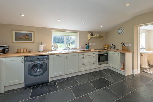 Stylish One Bedroom Accommodation At The Foot of  Yr Wyddfa (Snowdon) | Clogwyn-Annexe