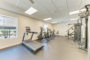 Fitness facility - Sunrise Cove 326: Remodeled Waterfront Vacation Rental Condo on Siesta Key (Sarasota)