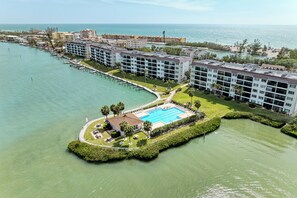 Exterior - Sunrise Cove 523: Waterfront Siesta Key Monthly Rental with Sleeper Sofa (Sarasota)
