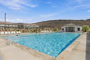 Unclassified image, 2 of 33, button - Mirador Sol - Pool Access (Washington)