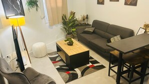 Living area - Apartment 'La Sensuelle Parenthèse Sète' (Sète)