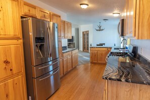 Unclassified image, 4 of 9, button - Charming 3-Bedroom cottage in Black Hills of SD! (Piedmont)