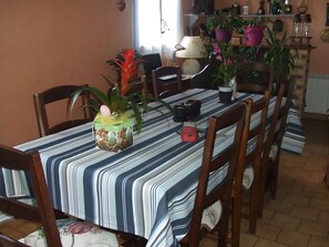 Unclassified image, 5 of 14, button - Bed and Breakfast 'Suite Familiale - Lilas & Rose' (Reux)