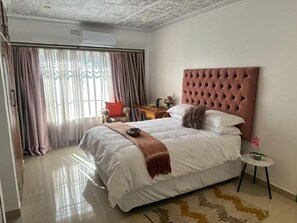 Ảnh chưa phân loại, 4 trong số 8 ảnh, nút