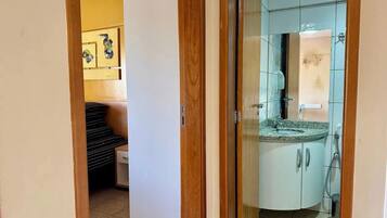 Apartment | Bathroom