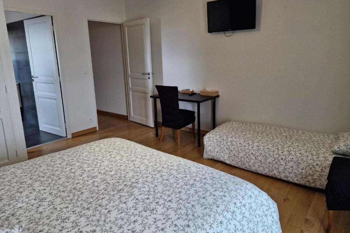 Double Room, Balcony | Desk, WiFi (free)
