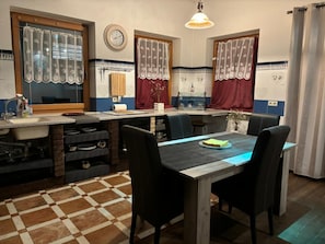 Unclassified image, 2 of 17, button - Apartment 'Bright with Big Terrace' with Mountain View, Wi-Fi and Air Conditioning (Sinigo)