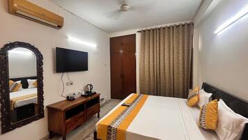 Deluxe Double Room | Desk, WiFi (free)