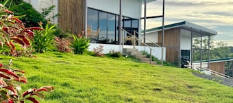 Welcome to Esencia de Miel Villas & Boutique Safari