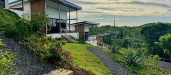 Welcome to Esencia de Miel Villas & Boutique Safari
