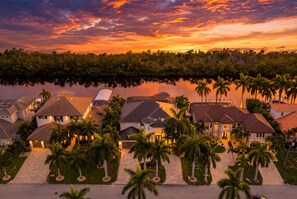 Unclassified image, 3 of 100, button - Sunset Shore Retreat – Pool, Dock & Home Theater (Cape Coral)