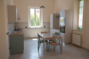 Unclassified image, 4 of 38, button - Villa 'Regina 22 - Porticello' with Private Terrace, Wi-Fi and Air Conditioning (Porticello)