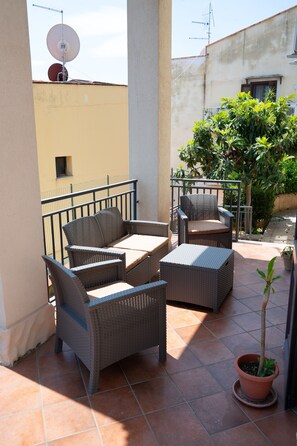Unclassified image, 5 of 38, button - Villa 'Regina 22 - Porticello' with Private Terrace, Wi-Fi and Air Conditioning (Porticello)