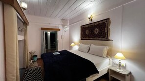 Unclassified image, 2 of 41, button - Moonshine Villa (Bir)