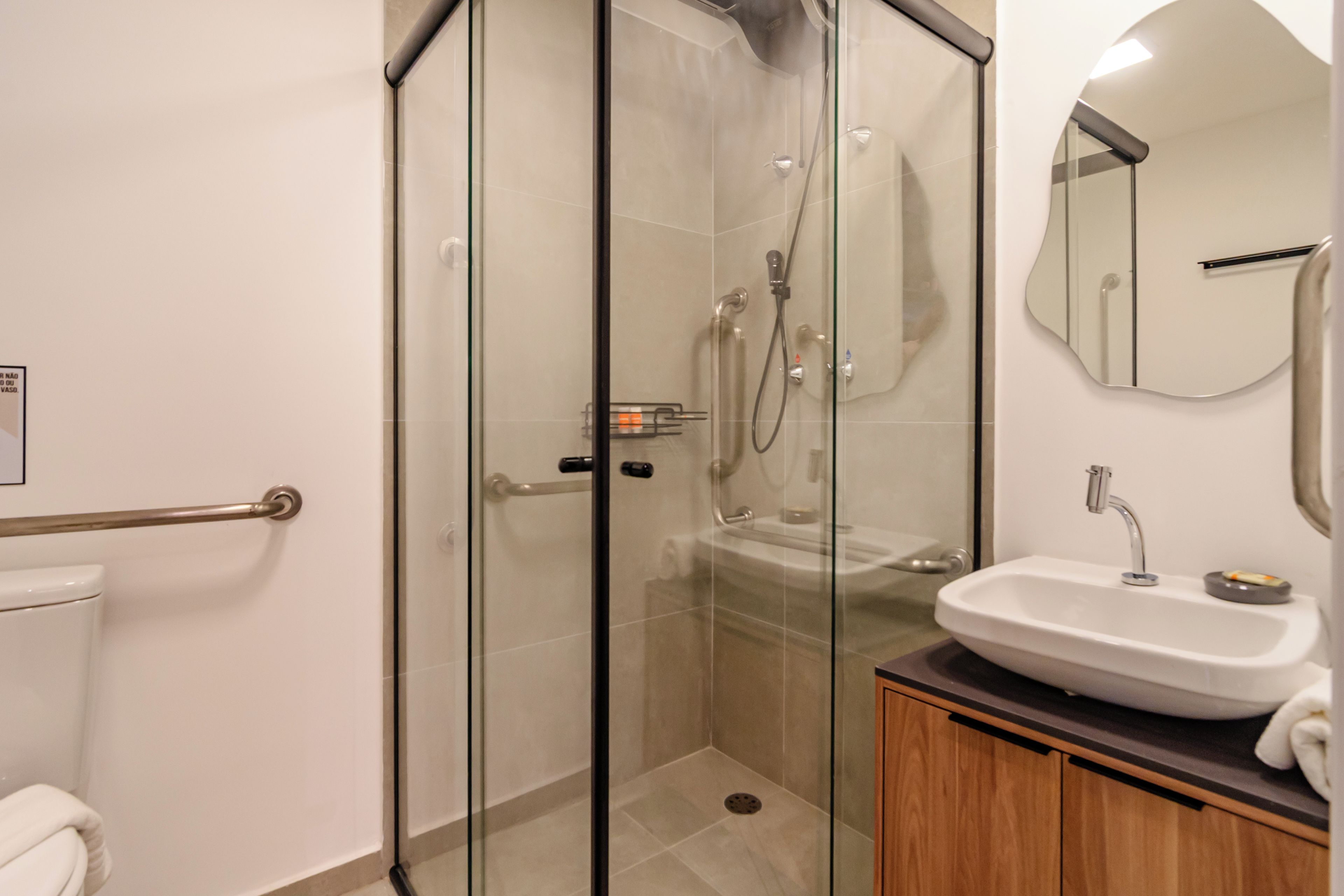 Classic Studio, Balcony | Bathroom | Shower, free toiletries, hair dryer, towels