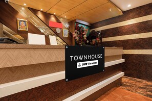 Lobby - Townhouse Barkatullah University Bhopal (Bhopal)