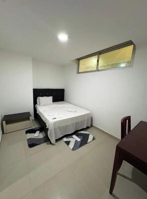 Room - 302 Agenfor Condominium (Luanda)