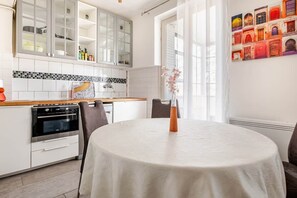 Unclassified image, 2 of 37, button - Panoramic view of the Rhône in the heart of Arles (Arles)