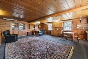 Unclassified image, 4 of 81, button - Coastal Bailey Island Cottage with Beach Access & Water Views (Harpswell)