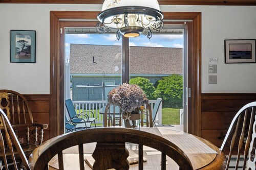 Coastal Bailey Island Cottage with Beach Access & Water Views