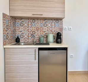 Interior - Iconic Acropolis View Loft - Up to 4 Guests by ΜΡS (Athina)
