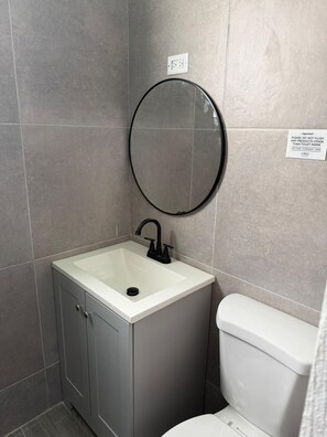 Unclassified image, 3 of 8, button - Charming 2-bedroom house in San Juan with AC (San Juan)