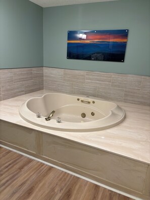 Unclassified image, 2 of 10, button - Cozy 2-bedroom condo in awesome Massanutten, VA! (Massanutten)