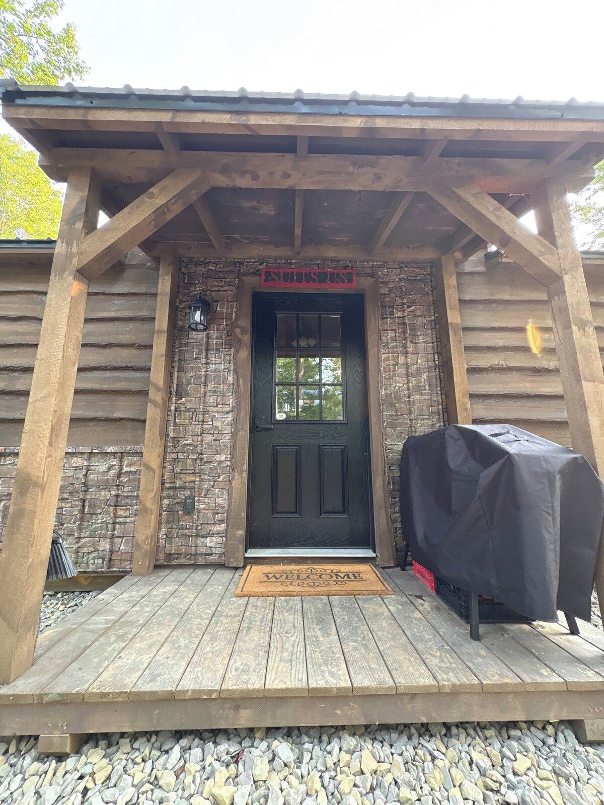 Entrance and porch with Blackstone