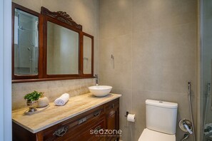Bathroom - Apt. w/ Jacuzzi in Condo. w/ Pool Ami0101 (Florianópolis)