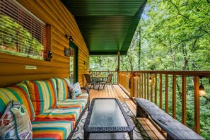 Unclassified image, 2 of 47, button - Rockin' Ridge Cabin, Near Dollywood, 3 Bedrooms, Sleeps 8 (Pigeon Forge)