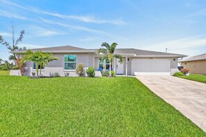Unclassified image, 3 of 61, button - Gulf Access - Heated Pool - BBQ - Relax and enjoy your stay! (Cape Coral)